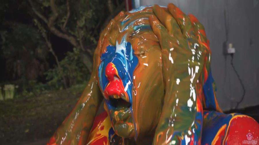 美女どろどろペイントメッシー