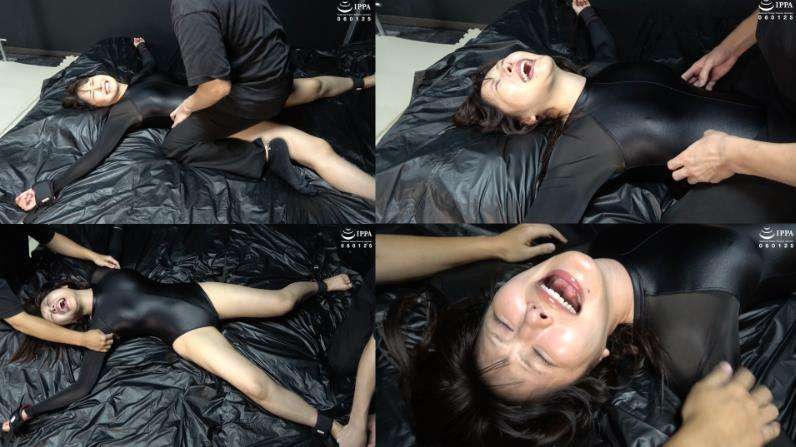 大の字磔状態両手両足完全拘束