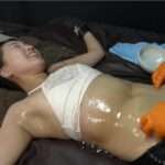 完全拘束磔状態ぬるぬるローション｜動けない女を好き勝手オモチャに出来るシチュエーションに興奮変態フェチ動画