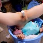 ゴミ箱逆さま閉じ込め完全拘束｜動けない生き埋め状態拷問プレイ変態フェチ動画