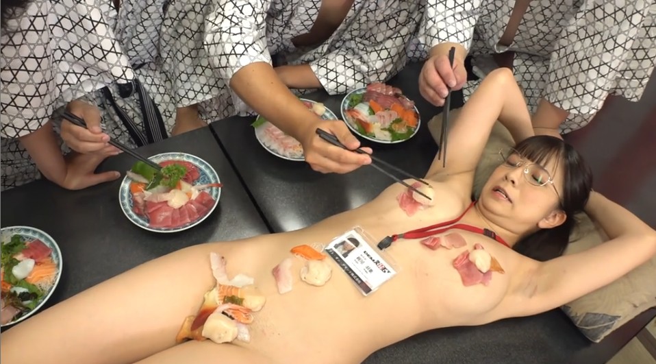 刺身女体盛りメッシー