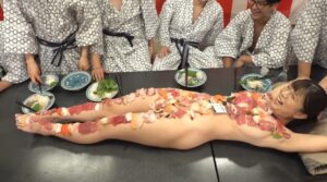 刺身女体盛りメッシー|盛り付けから食事まで器になった女の姿に興奮変態フェチ動画