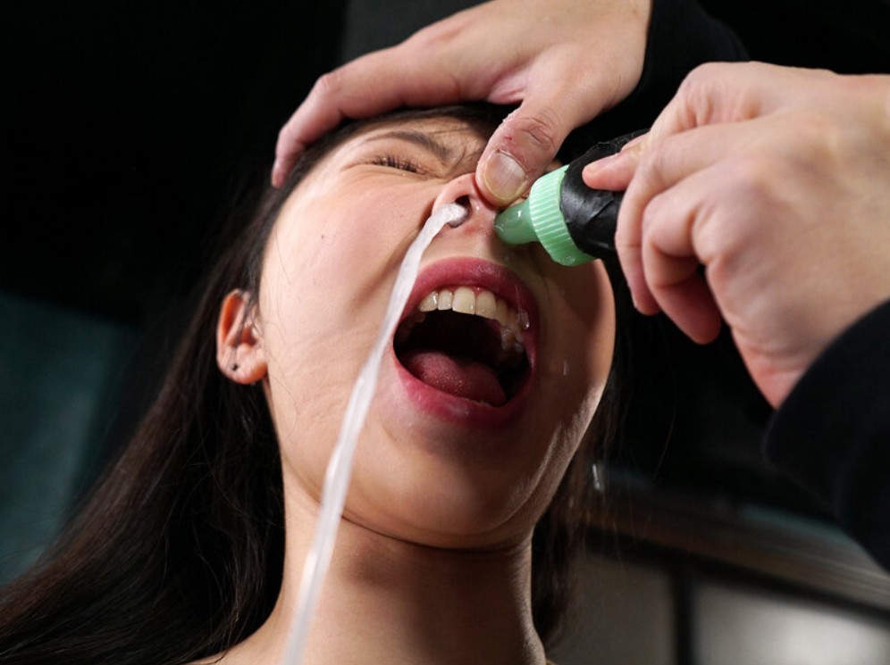 顔面拷問変態プレイ