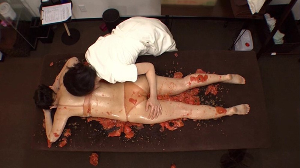 エステ食材メッシー女体盛り