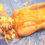 全身食材ぶっかけ女体盛りメッシー｜仰向けになり全てを受け入れ顔面ぐちゃぐちゃになる変態フェチ動画