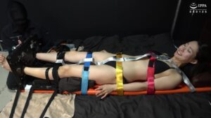 全身固定されて完全拘束｜動けない逃げられない水着の女が担架でくすぐり罰ゲーム状態変態フェチ動画