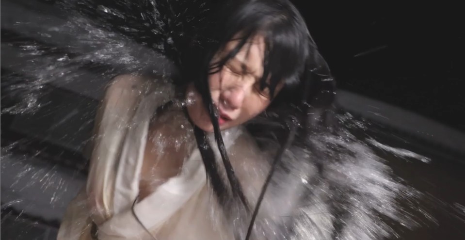 水責め寒さ拷問完全拘束