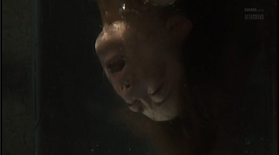 逆さ完全拘束吊り上げ水責め呼吸制御拷問