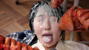 顔面がドロドロにぶっかけ触手メッシー｜大量に白く汚れた姿に興奮